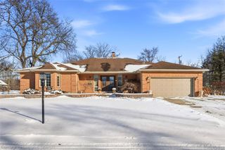 230 Hampshire Court, Dearborn, MI 48124