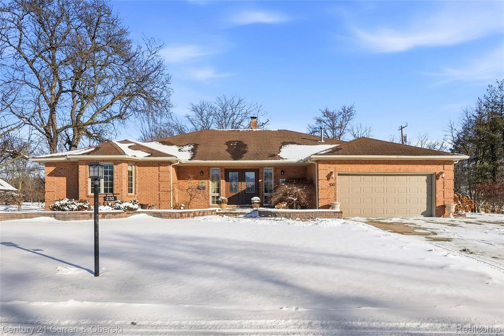 230 Hampshire Court, Dearborn, MI 48124
