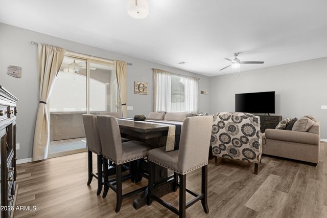 146 E BLUEJAY Drive, Chandler, AZ 85286