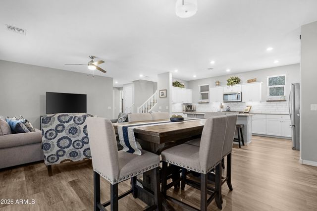146 E BLUEJAY Drive, Chandler, AZ 85286