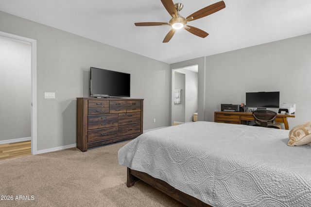 146 E BLUEJAY Drive, Chandler, AZ 85286