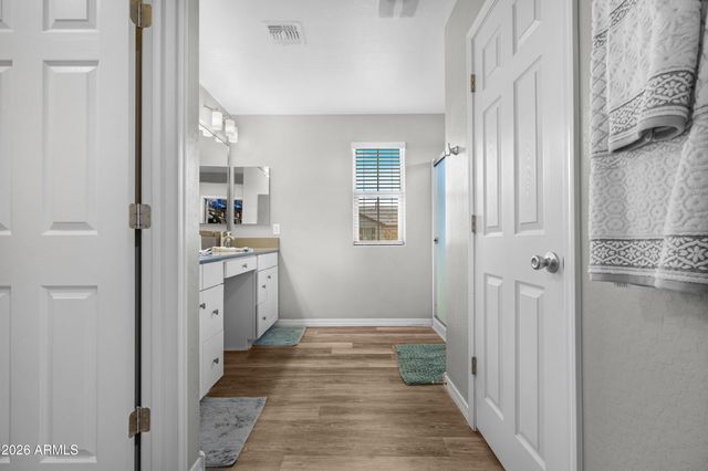 146 E BLUEJAY Drive, Chandler, AZ 85286