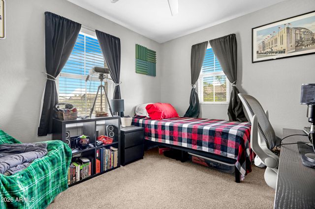 146 E BLUEJAY Drive, Chandler, AZ 85286
