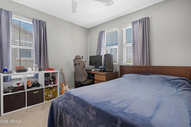 146 E BLUEJAY Drive, Chandler, AZ 85286