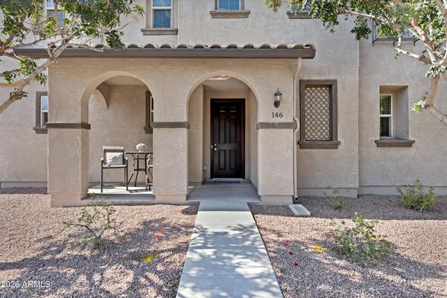 146 E BLUEJAY Drive, Chandler, AZ 85286