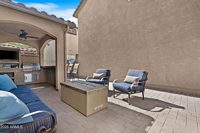 146 E BLUEJAY Drive, Chandler, AZ 85286
