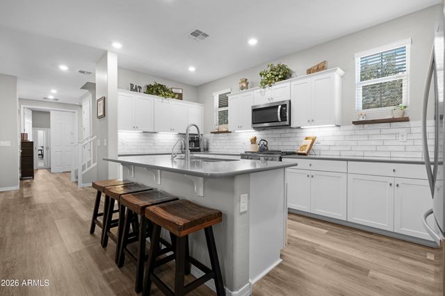 146 E BLUEJAY Drive, Chandler, AZ 85286