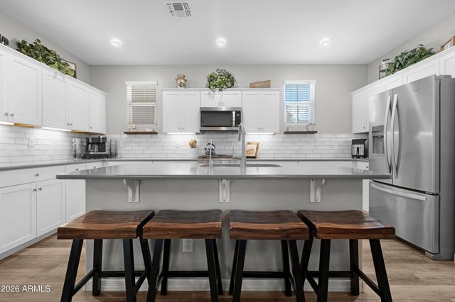 146 E BLUEJAY Drive, Chandler, AZ 85286