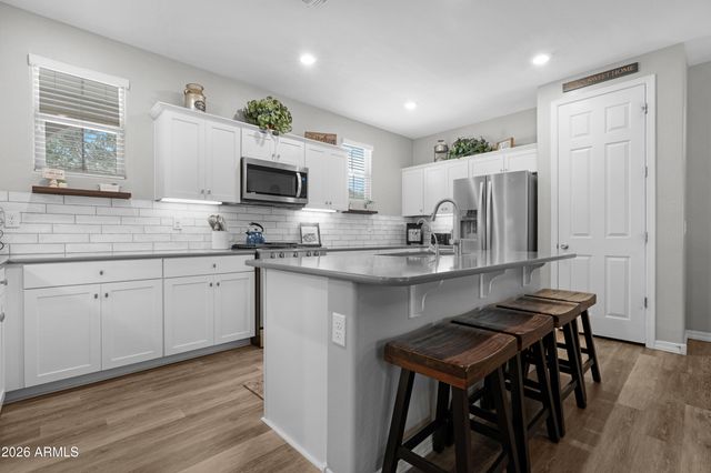 146 E BLUEJAY Drive, Chandler, AZ 85286