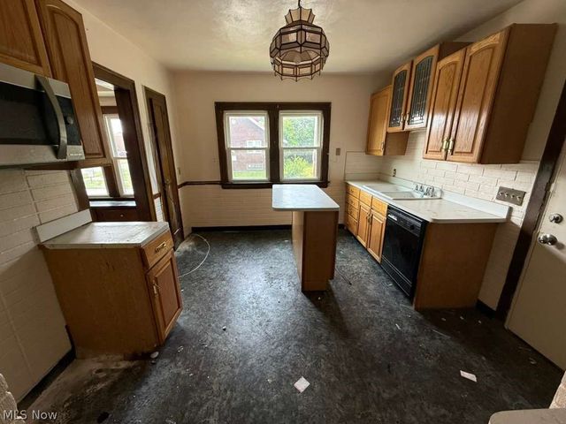 3568 E 110th Street, Cleveland, OH 44105