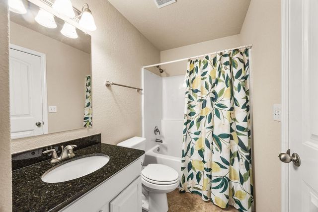 4469 W Pecan Street, Fayetteville, AR 72704