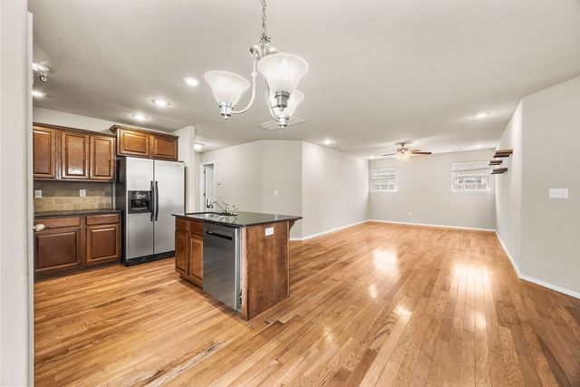 4469 W Pecan Street, Fayetteville, AR 72704