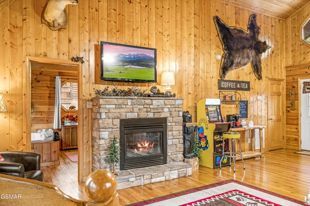1523 Bears Den Way, Sevierville, TN 37862
