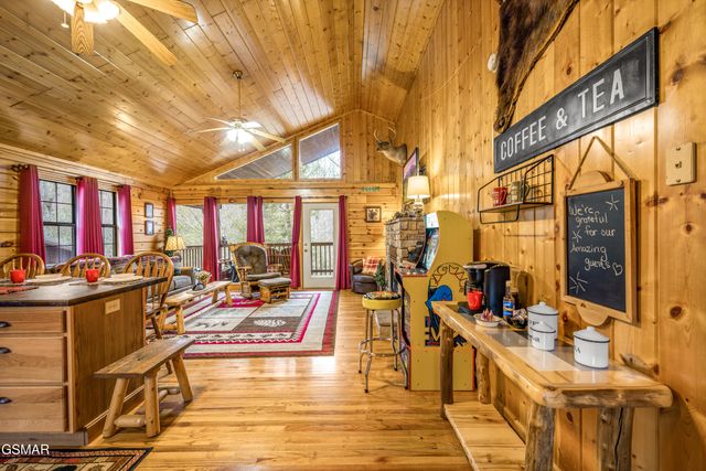 1523 Bears Den Way, Sevierville, TN 37862