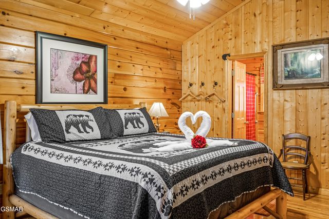 1523 Bears Den Way, Sevierville, TN 37862