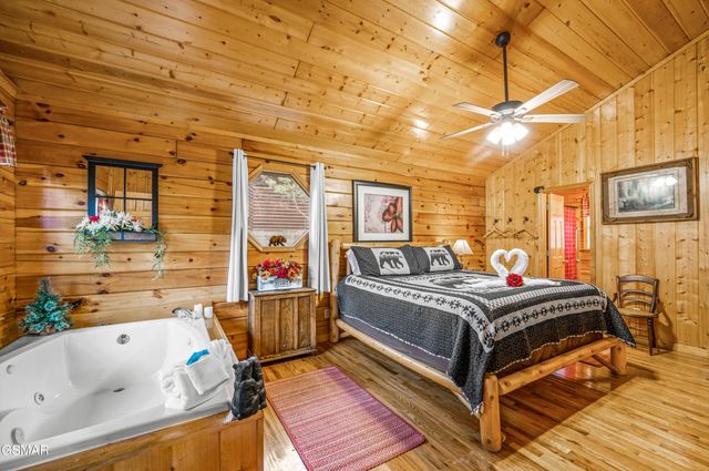 1523 Bears Den Way, Sevierville, TN 37862