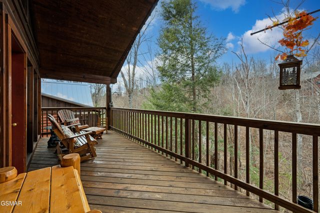 1523 Bears Den Way, Sevierville, TN 37862