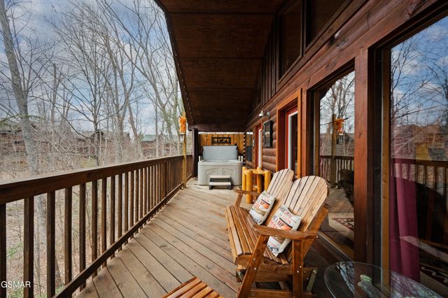 1523 Bears Den Way, Sevierville, TN 37862