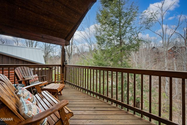 1523 Bears Den Way, Sevierville, TN 37862