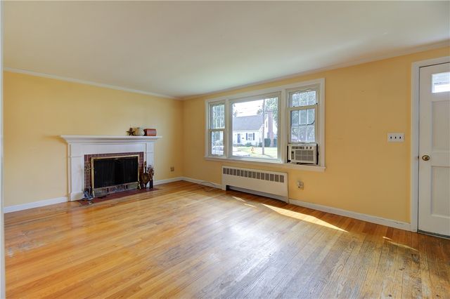 73 lindy Avenue, East Providence, RI 02915