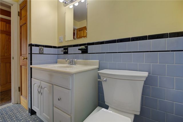 73 lindy Avenue, East Providence, RI 02915