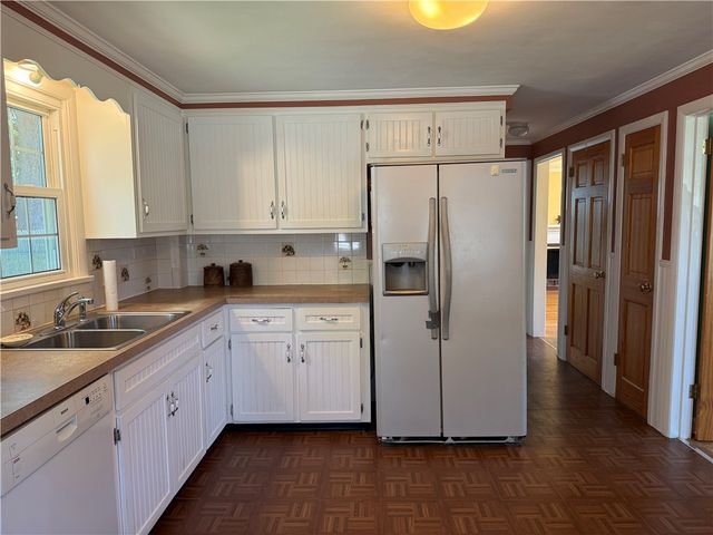 73 lindy Avenue, East Providence, RI 02915