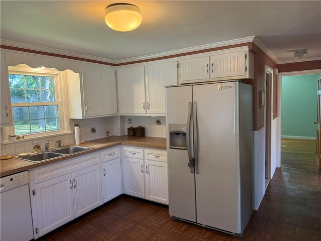 73 lindy Avenue, East Providence, RI 02915