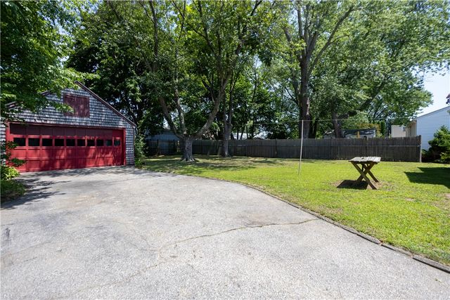 73 lindy Avenue, East Providence, RI 02915