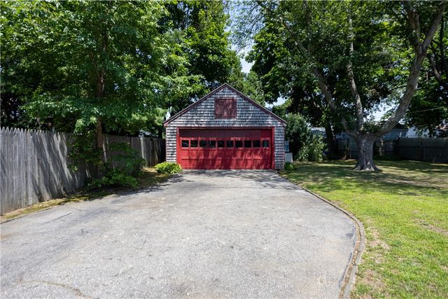 73 lindy Avenue, East Providence, RI 02915