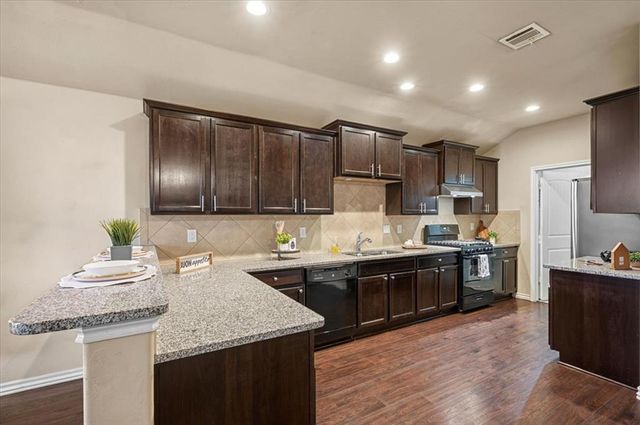 11305 NW 96th Street, Yukon, OK 73099