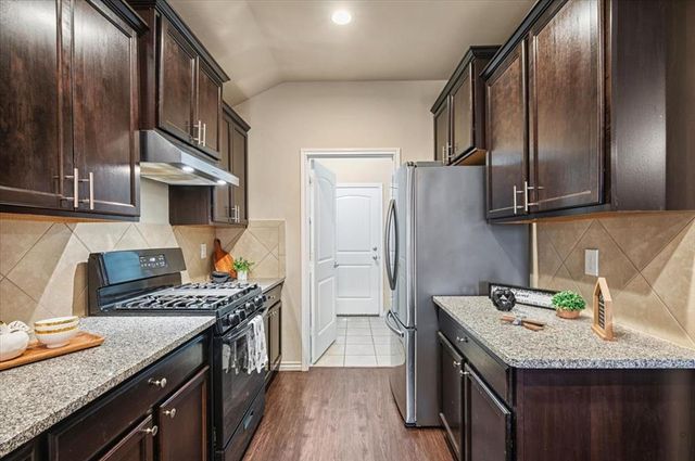 11305 NW 96th Street, Yukon, OK 73099