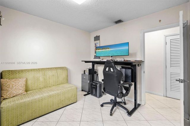 847 W 34th St, Hialeah, FL 33012