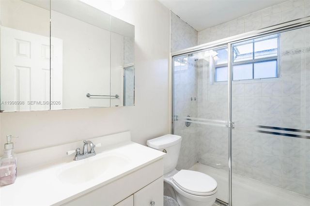 847 W 34th St, Hialeah, FL 33012