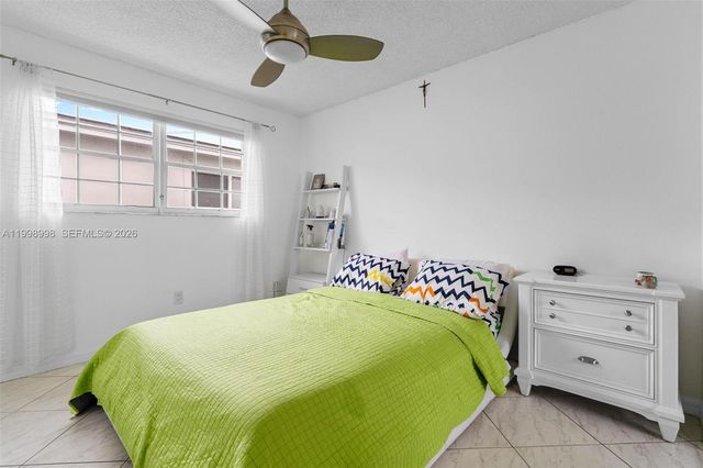 847 W 34th St, Hialeah, FL 33012