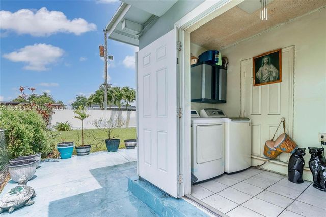 847 W 34th St, Hialeah, FL 33012