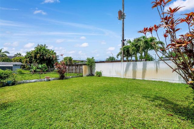 847 W 34th St, Hialeah, FL 33012