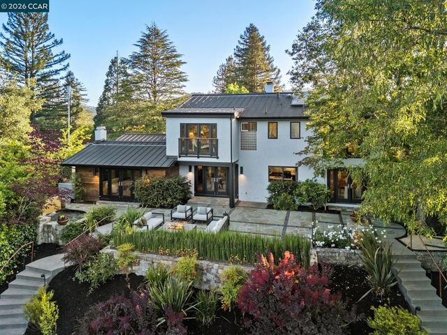 145 Danefield Pl, Moraga, CA 94556