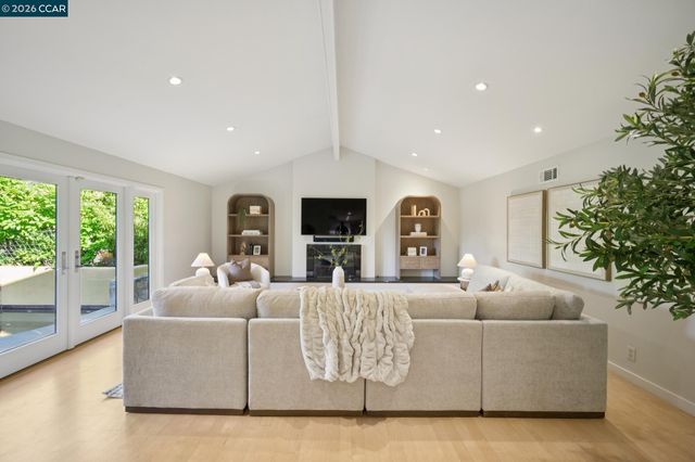 145 Danefield Pl, Moraga, CA 94556