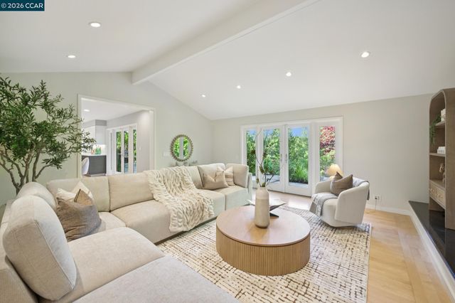 145 Danefield Pl, Moraga, CA 94556