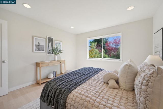 145 Danefield Pl, Moraga, CA 94556