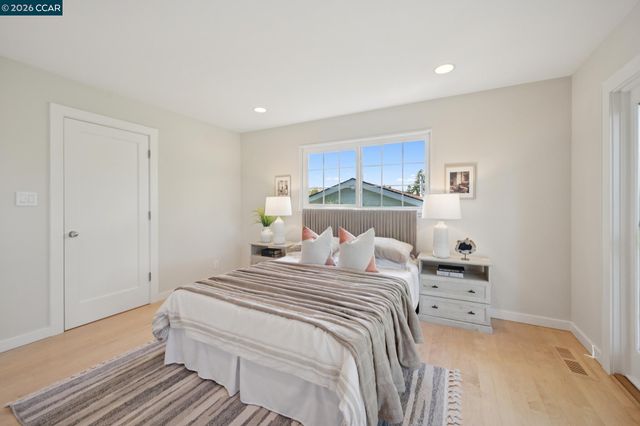 145 Danefield Pl, Moraga, CA 94556
