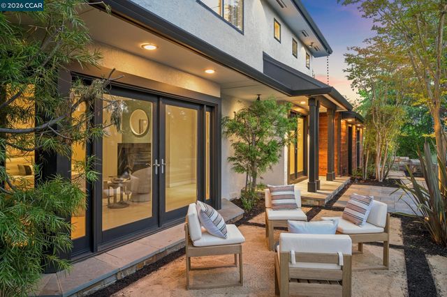 145 Danefield Pl, Moraga, CA 94556