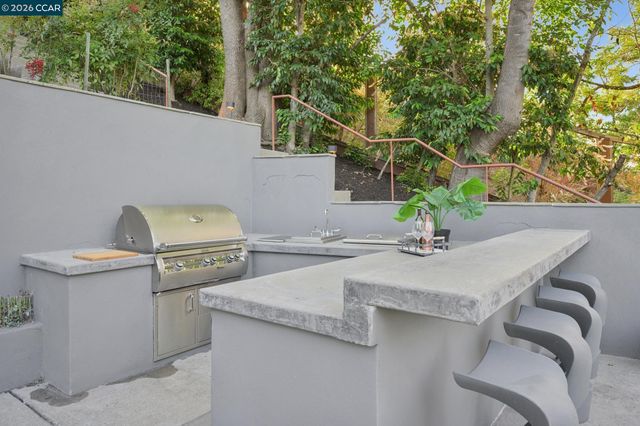 145 Danefield Pl, Moraga, CA 94556