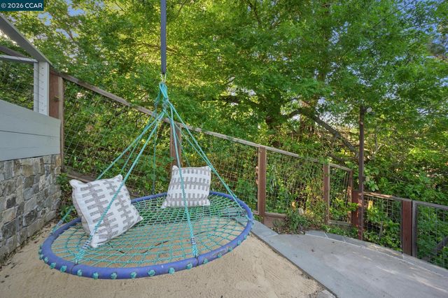 145 Danefield Pl, Moraga, CA 94556