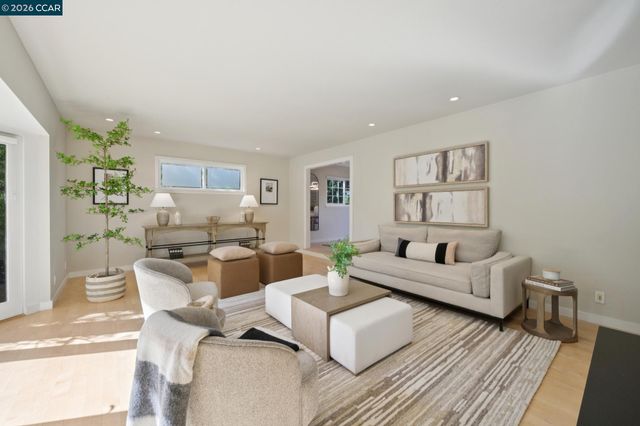 145 Danefield Pl, Moraga, CA 94556