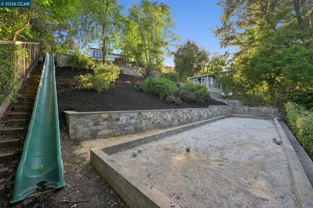 145 Danefield Pl, Moraga, CA 94556