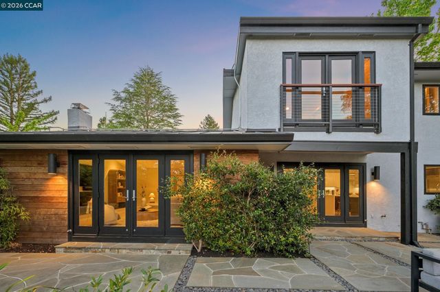 145 Danefield Pl, Moraga, CA 94556