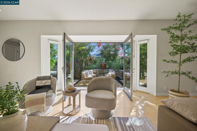 145 Danefield Pl, Moraga, CA 94556