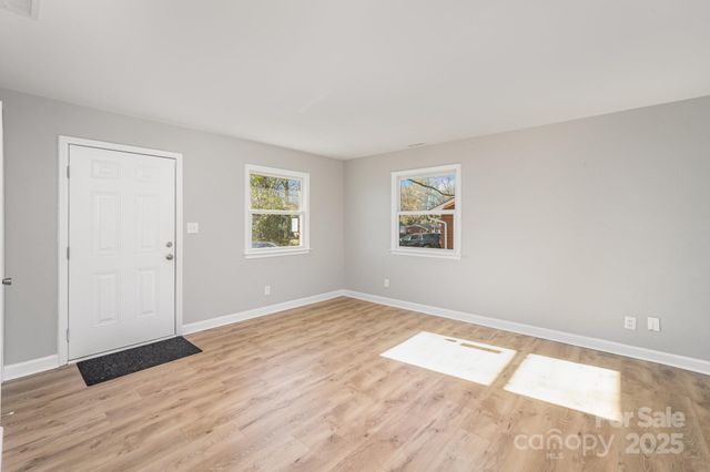 4209 Donnybrook Place, Charlotte, NC 28205