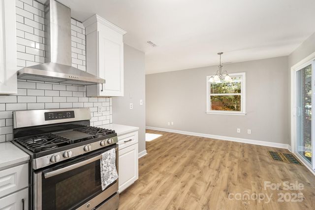 4209 Donnybrook Place, Charlotte, NC 28205